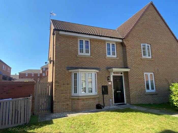 3 Bedroom House To Rent In Buttermere Crescent, Lakeside, DN4