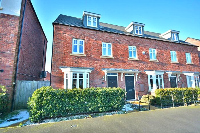 3 Bedroom Town House For Sale In Station Avenue, Houlton, CV23