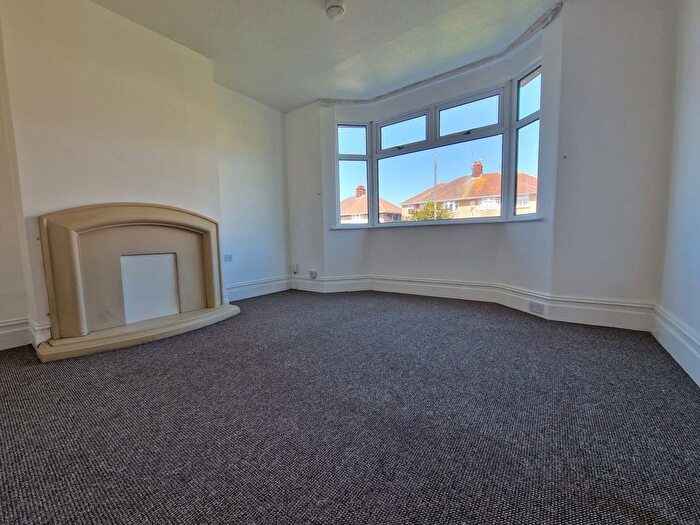 6 Bedroom Semi-Detached House To Rent In Monks Park Avenue, Bristol, BS7