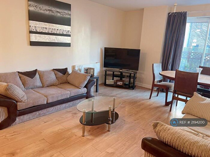 3 Bedroom Flat To Rent In Cherrywood Lodge, London, SE13