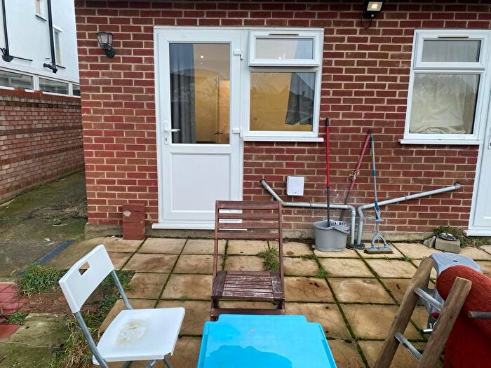 1 Bedroom Flat To Rent In Royal Lane, Uxbridge, UB7