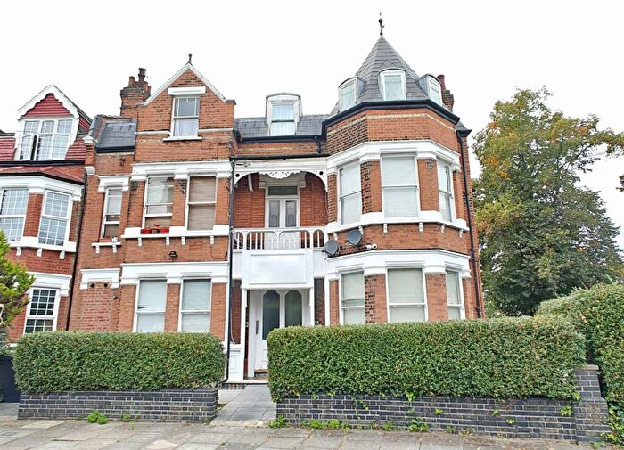 2 Bedroom Flat To Rent In Braemar Avenue, Wood Green, N22