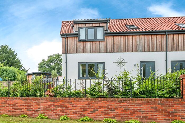 3 Bedroom Semi-Detached House For Sale In Fengate, Marsham, Norwich, NR10