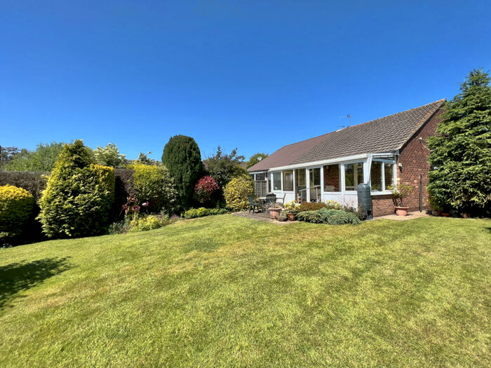 2 Bedroom Bungalow For Sale In The Mount, Barwick In Elmet, LS15