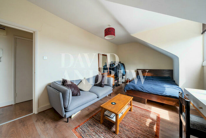 Studio To Rent In Hanley Road, London, N4