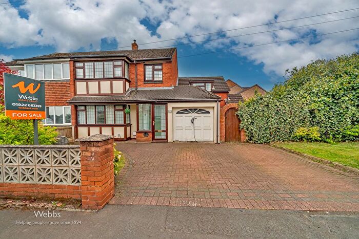 4 Bedroom Semi-Detached House For Sale In Simmonds Road, Bloxwich, Walsall, WS3