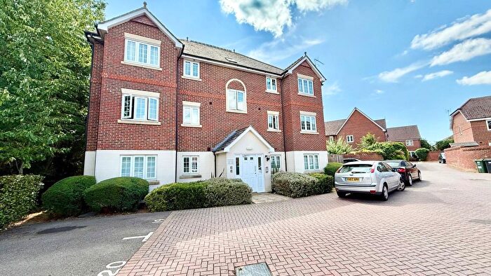 2 Bedroom Flat To Rent In Horsecroft Way, Tilehurst, Berkshire, RG31