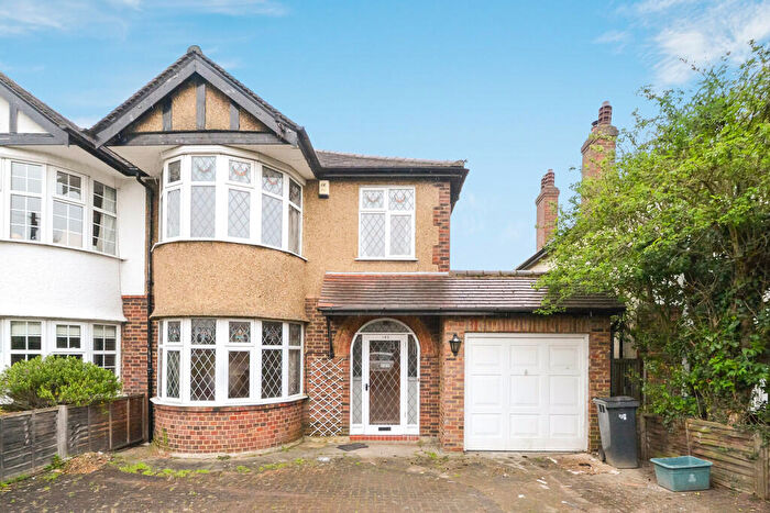 3 Bedroom Semi-Detached House To Rent In Berrylands, Surbiton, KT5