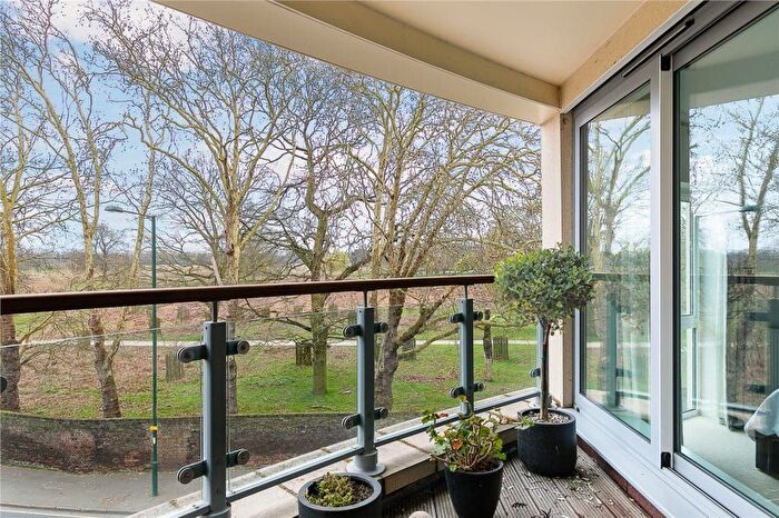 2 Bedroom Flat To Rent In Blagrove Road, Teddington, TW11