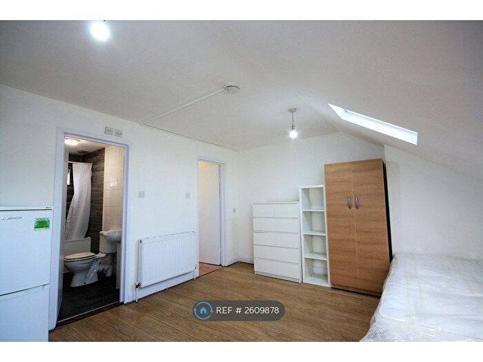 Studio To Rent In Hertford Road, Enfield, EN3