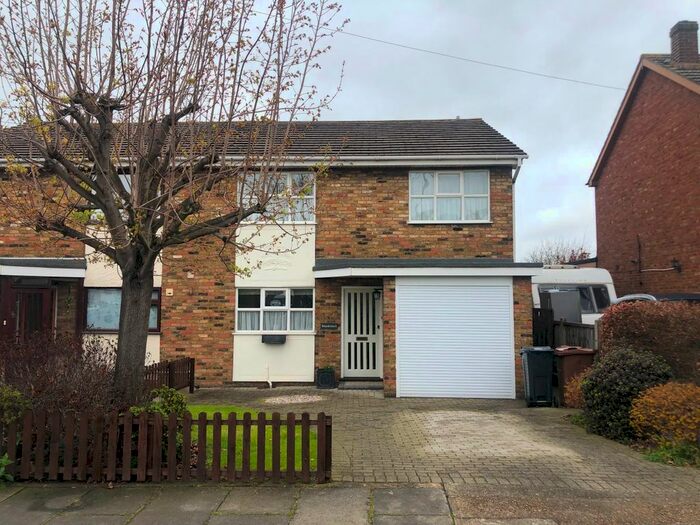 4 Bedroom Semi-Detached House To Rent In Woodstock, Hillcrest Road, Horndon-On-The-Hill, Stanford-Le-Hope, SS17