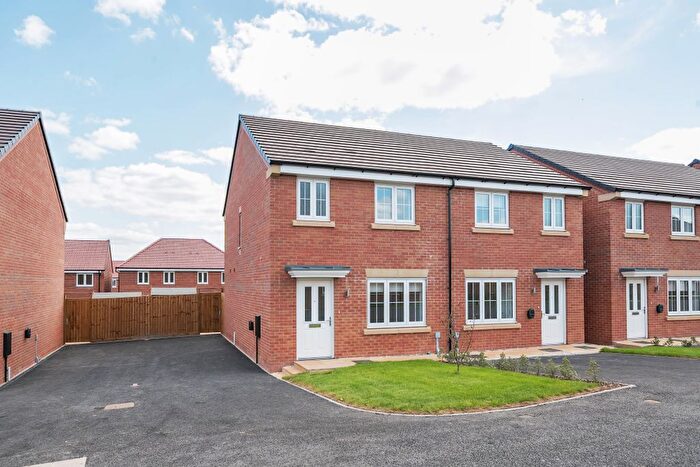 3 Bedroom Semi-Detached House To Rent In George Winnall Close, Priorslee, Telford, TF2