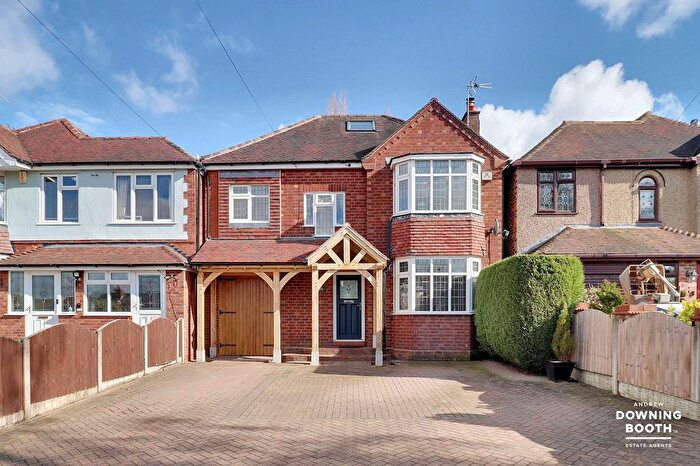 5 Bedroom Detached House For Sale In Longford Road, Cannock, WS11