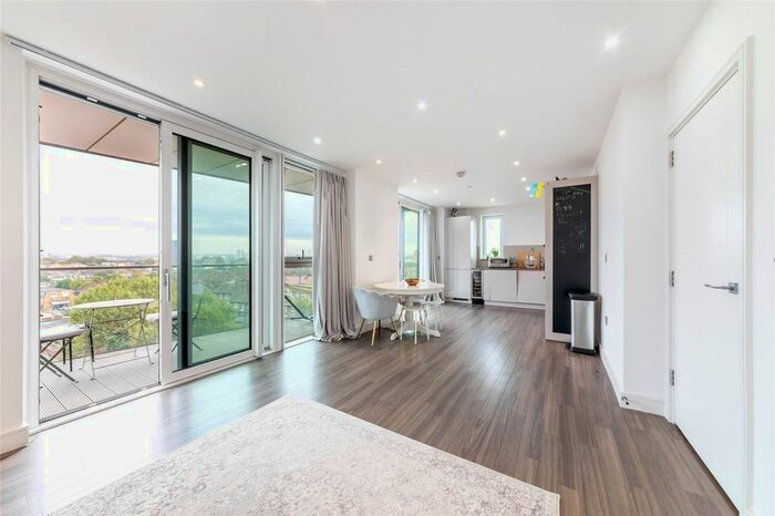 2 Bedroom Flat To Rent In Pinto Tower, Hebden Place, London, SW8