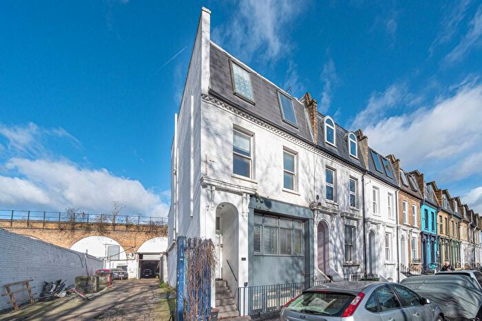 2 Bedroom Flat For Sale In Coldharbour Lane, Brixton, London, SW9