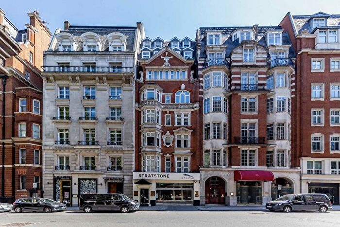 2 Bedroom Flat To Rent In Berkeley Street, Mayfair, W1J