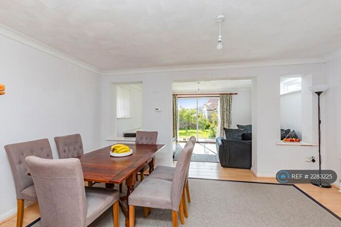 3 Bedroom Semi-Detached House To Rent In Seaview Road, Brighton, BN2