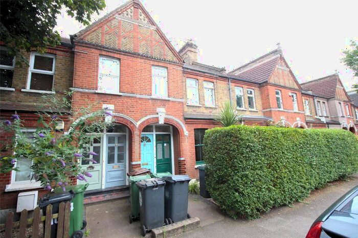 1 Bedroom Apartment To Rent In Warner Road, London, E17