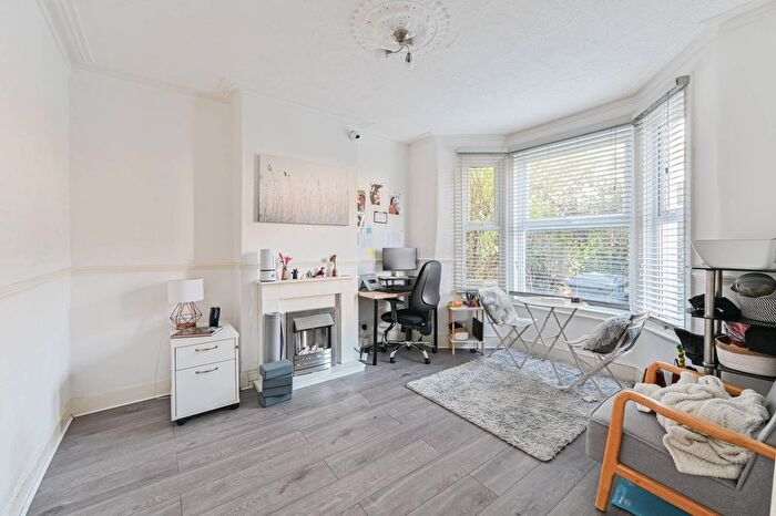 1 Bedroom Flat To Rent In Danbrook Road, Streatham Common, London, SW16