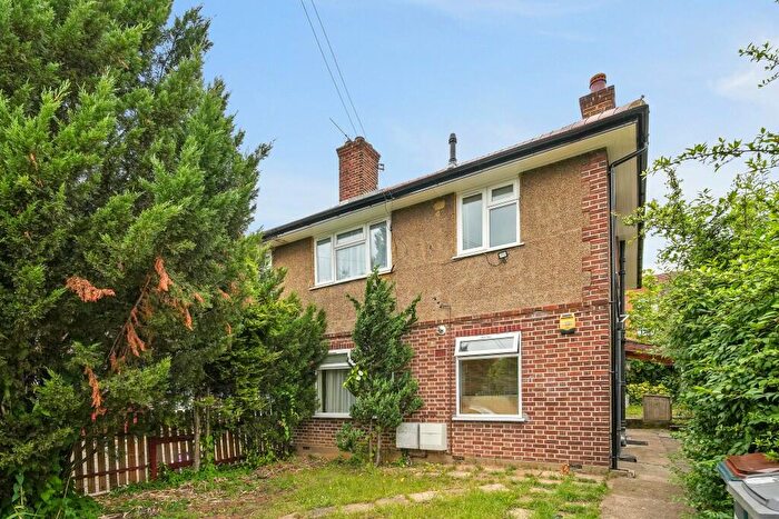 2 Bedroom Flat To Rent In Riverside Gardens, Wembley, Middlesex, HA0