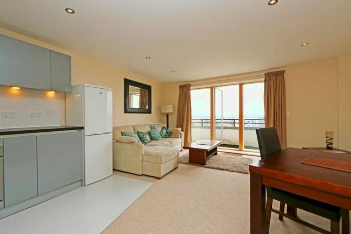 1 Bedroom Flat To Rent In Durnsford Road, London SW19