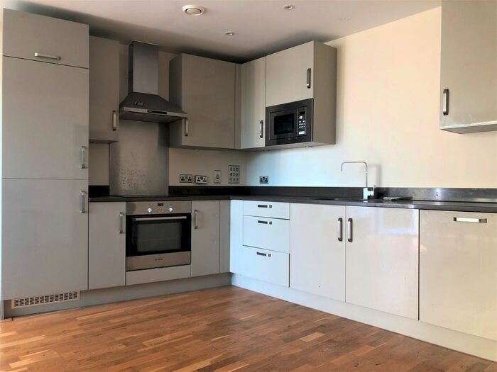 2 Bedroom Flat To Rent In Burgess Springs, Chelmsford, CM1