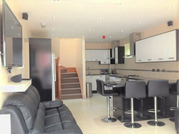 6 Bedroom Terraced House To Rent In B Dawlish Road, Selly Oak, Birmingham, B29