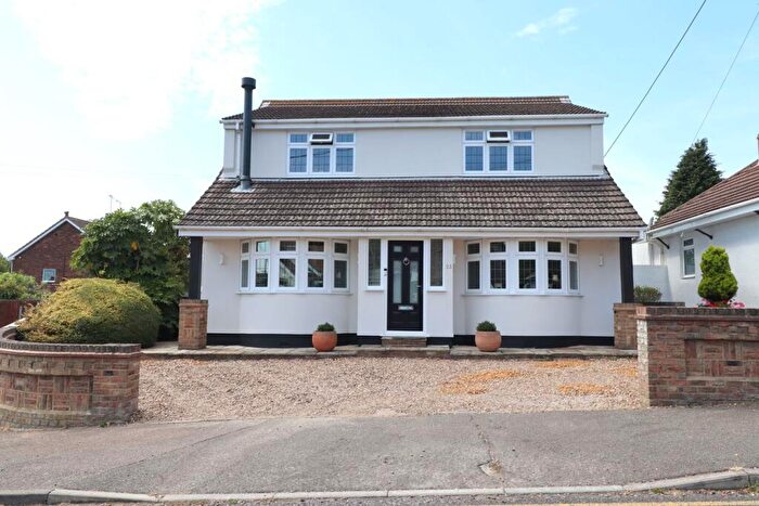 4 Bedroom Detached House For Sale In Weir Gardens, Rayleigh, SS6