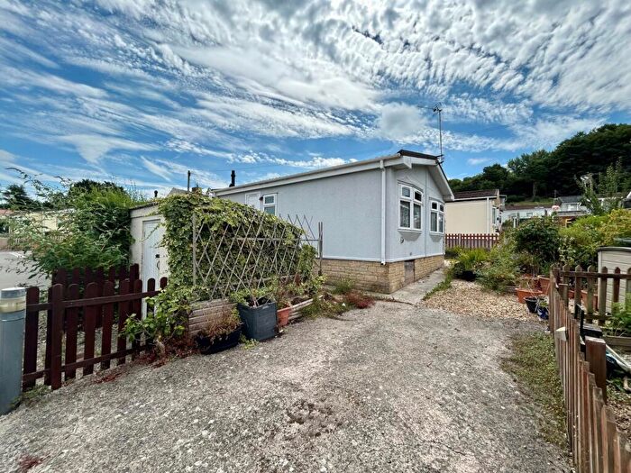 2 Bedroom Park Home For Sale In Rustywell Park, Yeovil, BA20