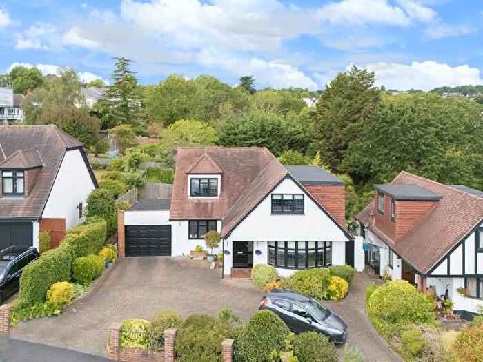 4 Bedroom Detached House For Sale In Stradbroke Grove, Buckhurst Hill, IG9