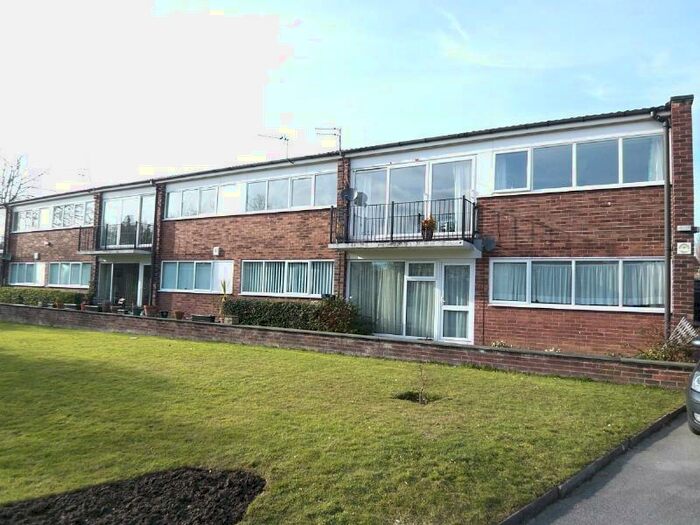 3 Bedroom Flat To Rent In Southlands Close, Chapel Allerton, Leeds, LS17