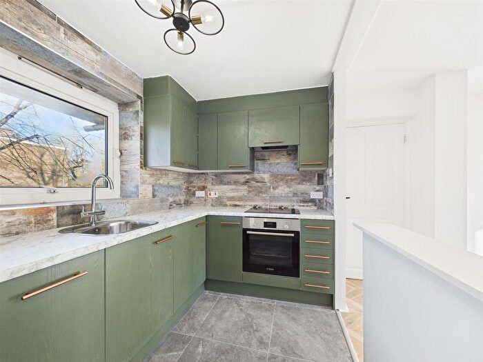 1 Bedroom Flat For Sale In Albert Road, London, N15