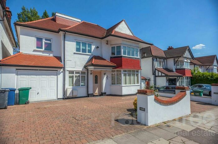 7 Bedroom House To Rent In Allington Road, Hendon, NW4