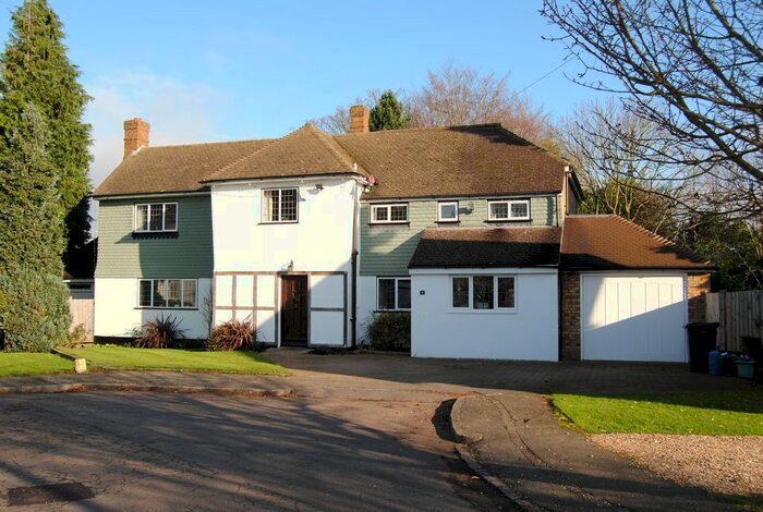4 Bedroom Detached House To Rent In Cedar Walk, Kenley, Surrey, CR8