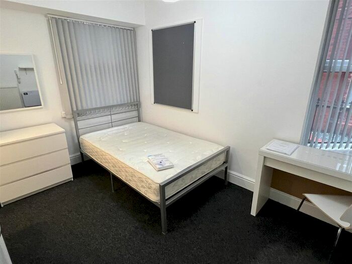 Studio To Rent In Eccles Old Road, Salford, M6