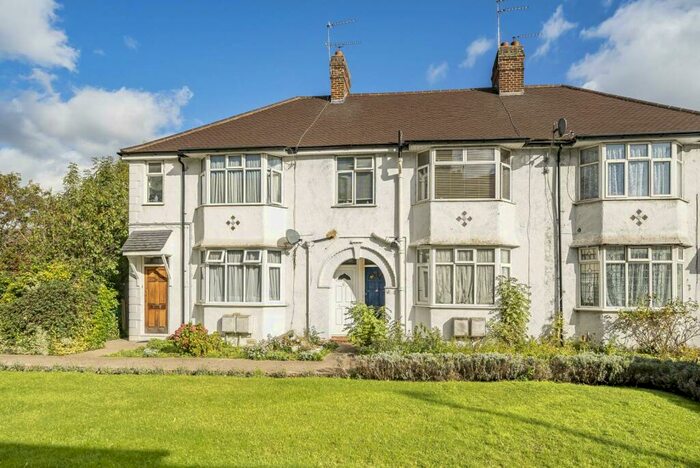 1 Bedroom Maisonette To Rent In Stalphage Court, Colindale, London, NW9