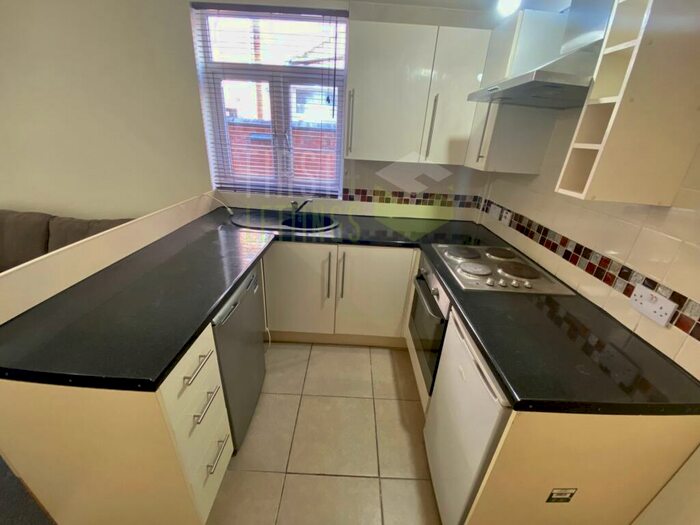 1 Bedroom Flat To Rent In Knighton Fields Road East, Knighton Fields, LE2