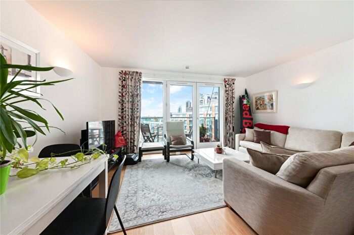 2 Bedroom Apartment To Rent In Fairmont Avenue, London, E14