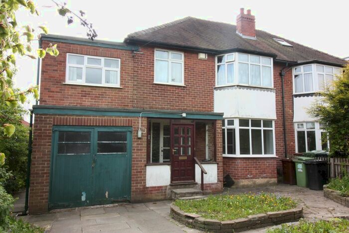 4 Bedroom Semi-Detached House To Rent In Bentcliffe Avenue, Leeds, West Yorkshire LS17