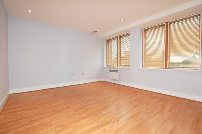 1 Bedroom Apartment To Rent In Albemarle Road, Beckenham, BR3