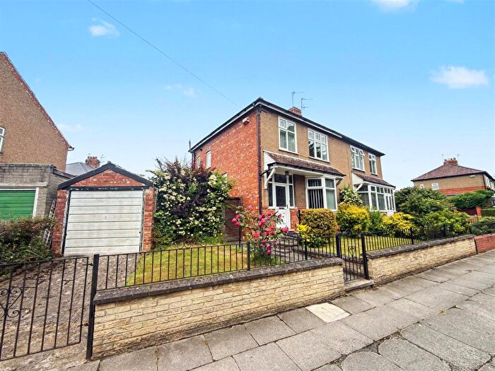 3 Bedroom Semi-Detached House For Sale In Deneside Road, Darlington, DL3