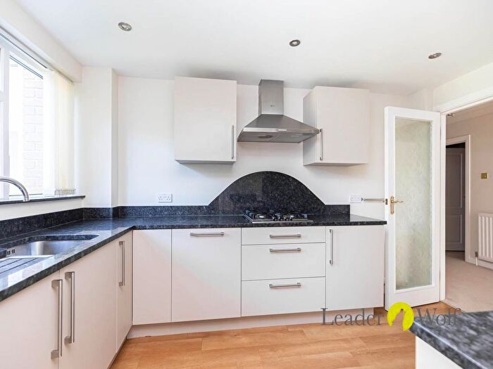 3 Bedroom Flat To Rent In Martello Road South, Canford Cliffs, Poole, BH13