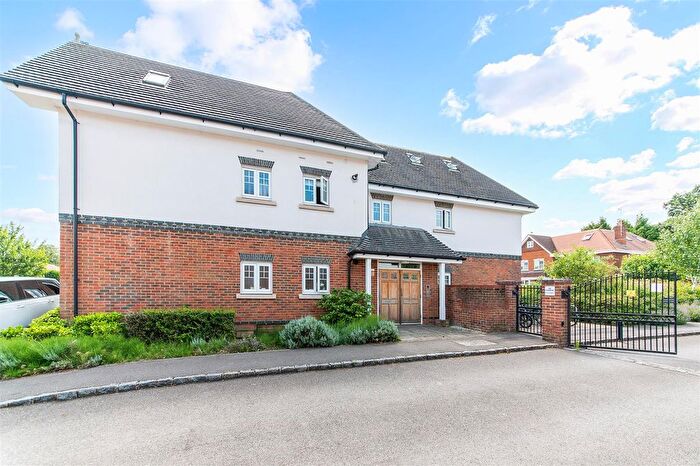 2 Bedroom Flat To Rent In Parkwood House, Magnolia Drive, SM7