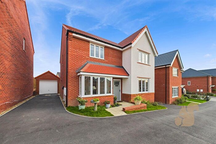 4 Bedroom Detached House For Sale In Deer Walk, Onehouse, IP14