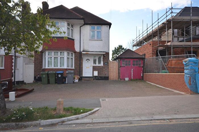 3 Bedroom Semi-Detached House For Sale In Uxendon Crescent, Wembley, HA9