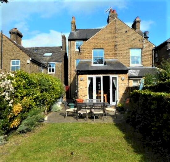 6 Bedroom Semi-Detached House To Rent In Newton Road, Faversham ME13