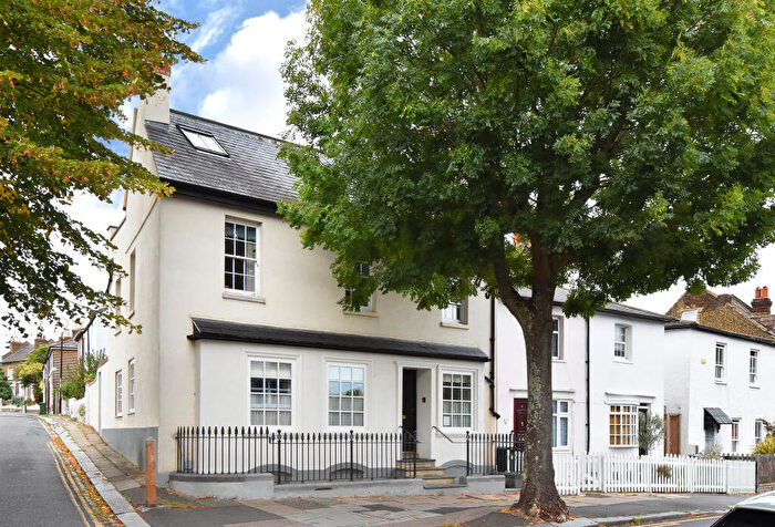 4 Bedroom Detached House For Sale In Wells Park Road, SE26