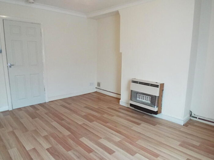 2 Bedroom End Of Terrace House To Rent In Gladstone Street, Mansfield, NG18