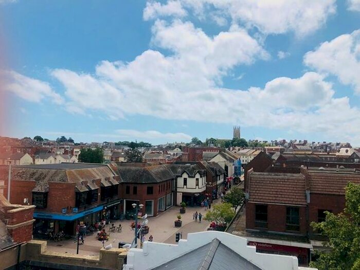 2 Bedroom Flat To Rent In Parade, Exmouth, EX8