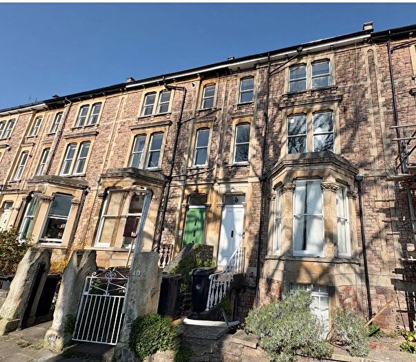 3 Bedroom Maisonette To Rent In Alma Vale Road, Clifton, Bristol, BS8